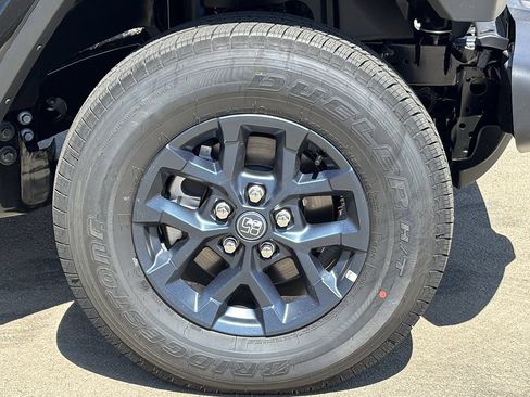 New 2026 Jeep Gladiator Sport AWD/4WD image 27