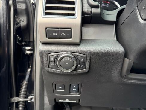 Used 2017 Ford F350 Platinum w/ Platinum Ultimate Package image 18