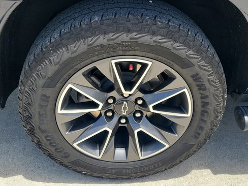 Used 2024 Chevrolet Tahoe Z71 AWD/4WD image 10