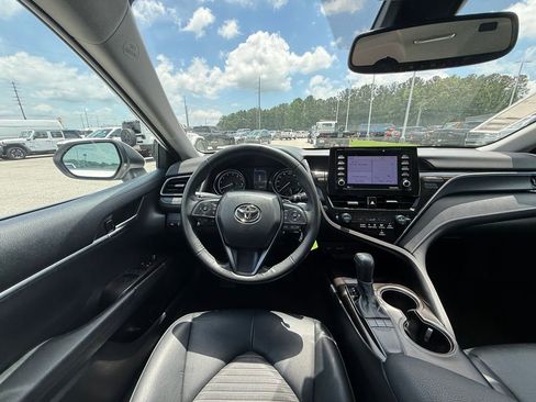 Used 2024 Toyota Camry SE FWD image 8