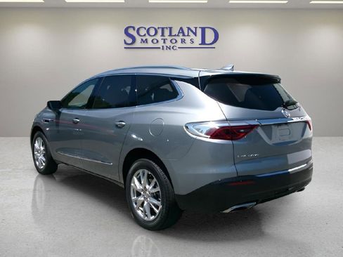 Used 2023 Buick Enclave Essence w/ Experience Buick Package FWD image 8