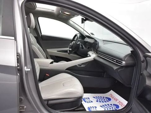 Used 2024 Hyundai Elantra Limited FWD image 16