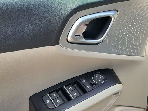 Certified 2024 Kia Soul LX FWD image 20