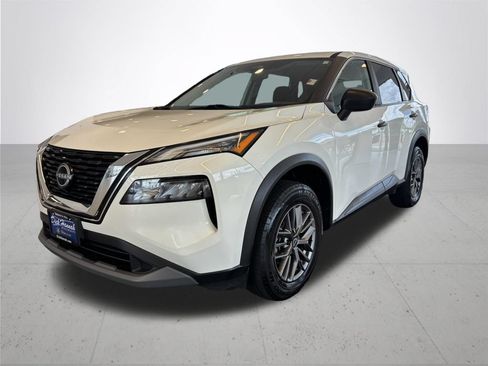 Used 2023 Nissan Rogue S AWD/4WD image 2