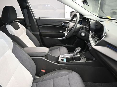 Used 2024 Chevrolet Trax LS w/ Driver Confidence Package image 41