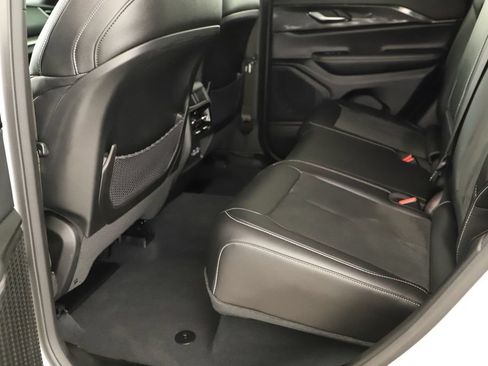 Used 2023 Jeep Grand Cherokee Altitude AWD/4WD image 27