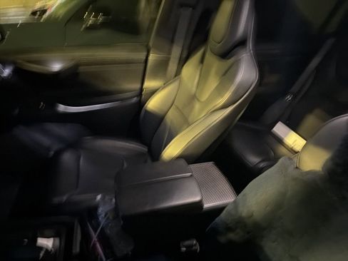 Used 2018 Tesla Model X 100D image 4