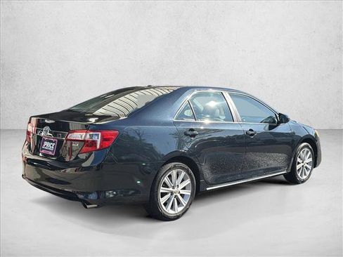 Used 2012 Toyota Camry XLE w/ Leather Pkg FWD image 6