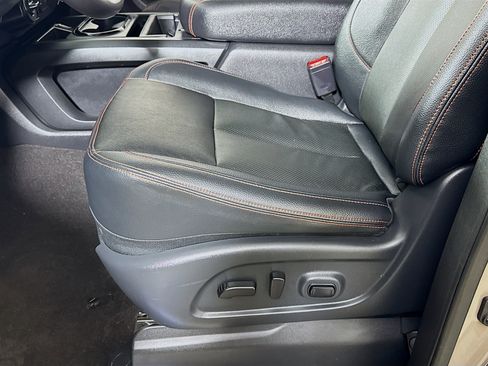 Used 2024 Nissan Titan PRO-4X w/ Pro-4x Convenience Package image 20