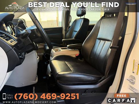 Used 2015 Chrysler Town & Country Touring FWD image 7