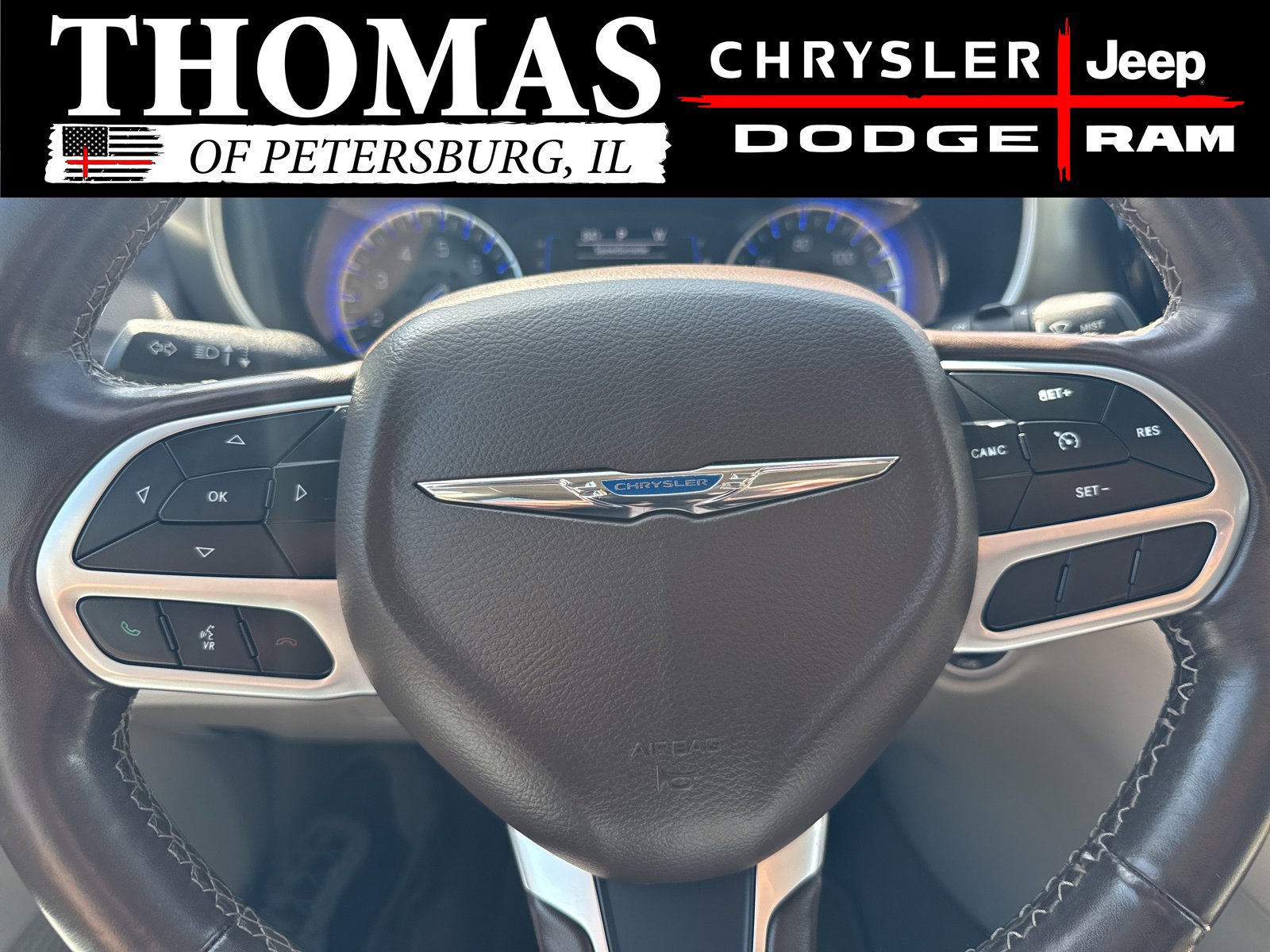 Used 2019 Chrysler Pacifica Touring Plus w/ Tire & Wheel Group FWD image 17