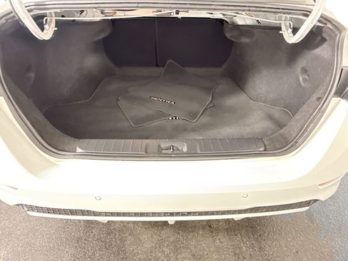 Used 2024 Nissan Sentra SV FWD image 35