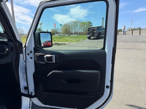 New 2026 Jeep Wrangler Sahara AWD/4WD image 30