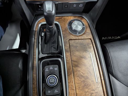 Used 2024 Nissan Armada SL w/ Captain's Chairs Package AWD/4WD image 27