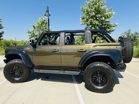 Used 2024 Ford Bronco Raptor AWD/4WD image 2