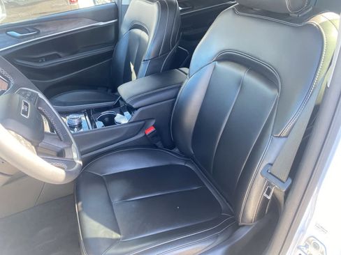 Used 2023 Jeep Grand Cherokee 4WD 4xe image 11