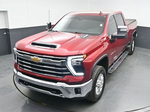 Used 2025 Chevrolet Silverado 2500 LTZ w/ LTZ Convenience Package AWD/4WD image 35