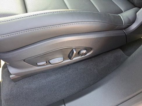 Certified 2025 Porsche Macan 4 Electric image 25