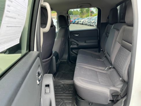 Used 2022 Nissan Frontier SV AWD/4WD image 14