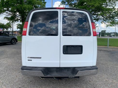 Used 2019 Chevrolet Express 3500 LT w/ LT Preferred Equipment Group RWD image 6