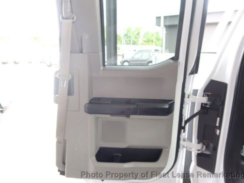 Used 2017 Ford F250 XL w/ Power Equipment Group AWD/4WD image 21