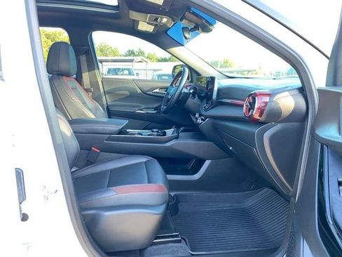 Used 2026 Chevrolet Equinox RS w/ LPO, Floor Liner Package FWD image 23