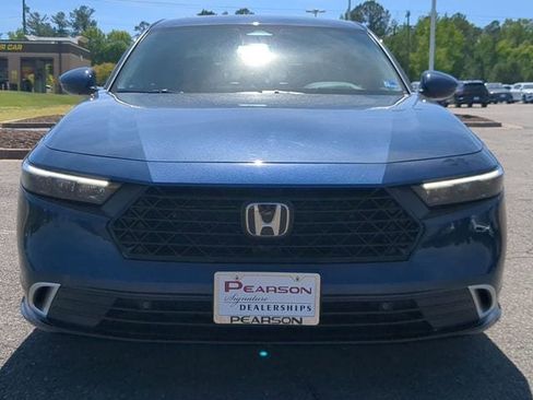 Used 2025 Honda Accord Touring image 9