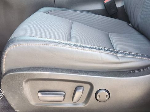 Certified 2018 Toyota Highlander Plus FWD image 22
