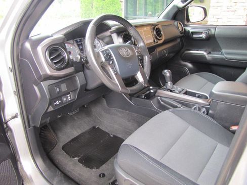 Used 2020 Toyota Tacoma TRD Off-Road RWD image 14