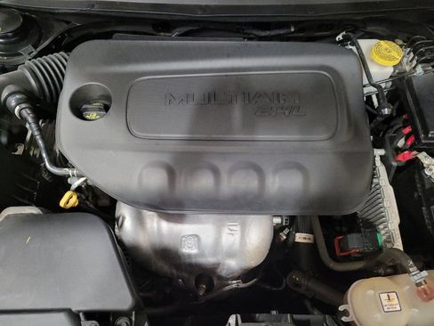 Used 2020 Jeep Cherokee Latitude FWD image 30