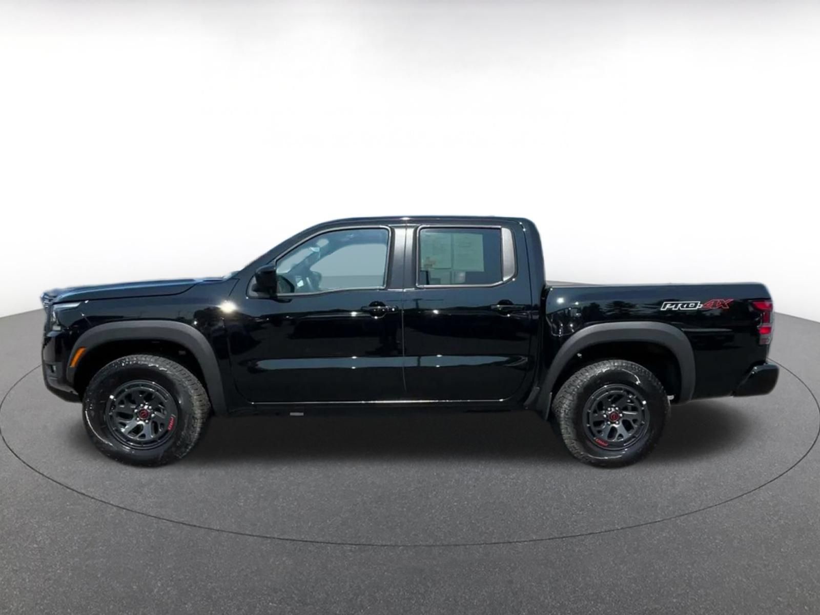 Used 2026 Nissan Frontier PRO-4X AWD/4WD image 8