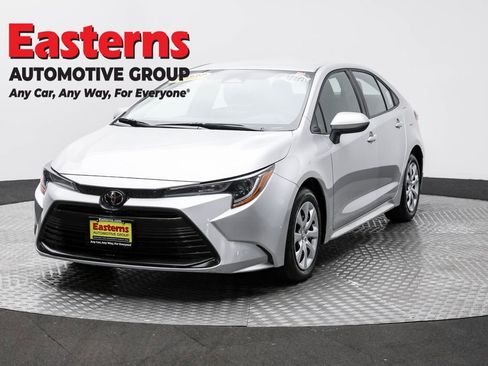 Used 2024 Toyota Corolla LE image 1