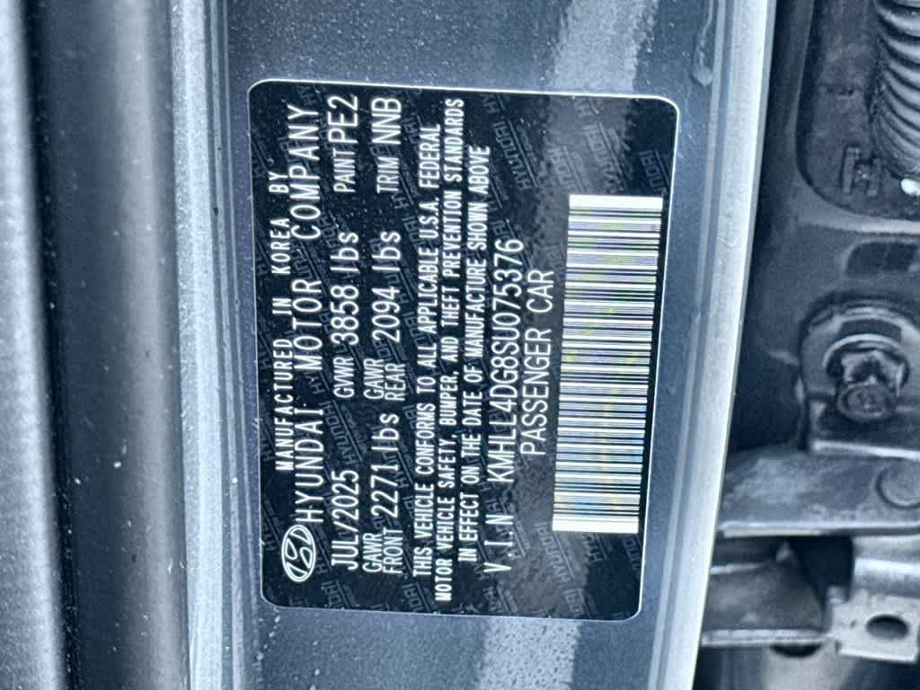 Used 2025 Hyundai Elantra SE FWD image 29
