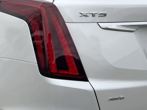 Certified 2023 Cadillac XT5 Premium Luxury w/ LPO, Floor Liner Package image 40