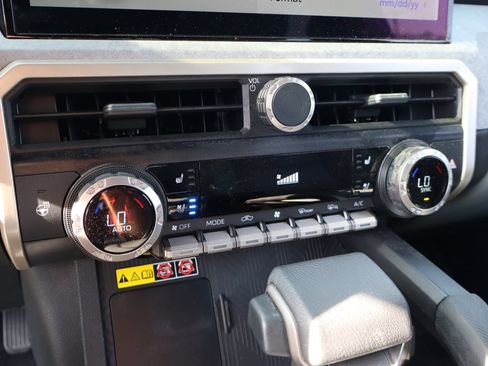 Used 2024 Toyota Tacoma 4x4 Double Cab Hybrid image 19