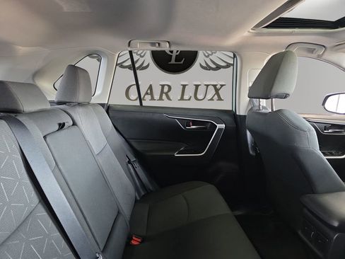 Used 2022 Toyota RAV4 XLE w/ Convenience Package FWD image 17