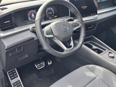 New 2026 Volkswagen Tiguan SE R-Line AWD/4WD image 14