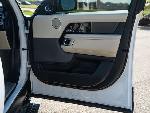 Used 2020 Land Rover Range Rover HSE image 29