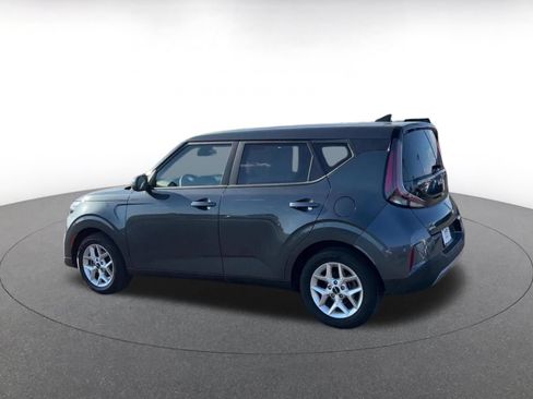 Used 2025 Kia Soul LX w/ LX Technology Package FWD image 8