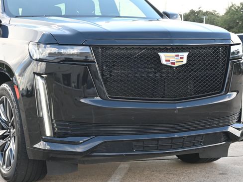 Used 2023 Cadillac Escalade Sport w/ Touring Package AWD/4WD image 28