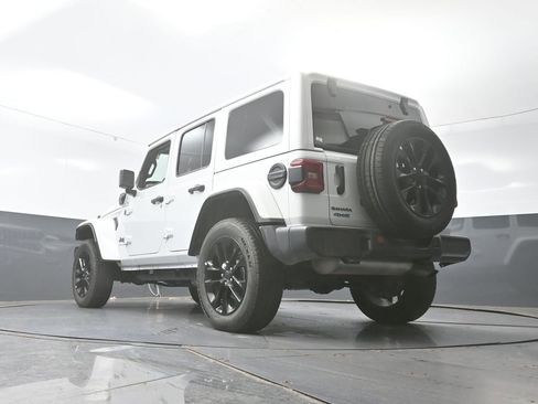 Used 2025 Jeep Wrangler Unlimited Sahara w/ Safety Group AWD/4WD image 31