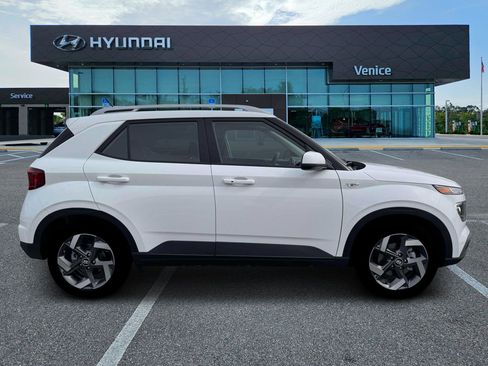 New 2026 Hyundai Venue SEL FWD image 9