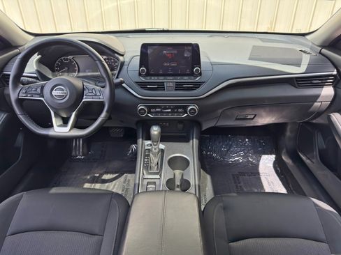 Used 2019 Nissan Altima 2.5 SV FWD image 12