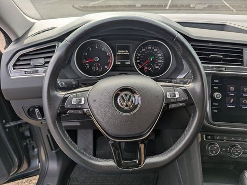 Used 2018 Volkswagen Tiguan SEL AWD/4WD image 13