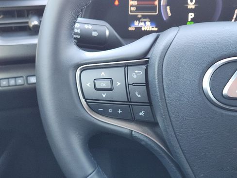 Certified 2025 Lexus UX 300h FWD image 33