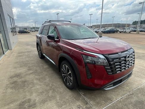 New 2026 Nissan Pathfinder Platinum FWD image 5