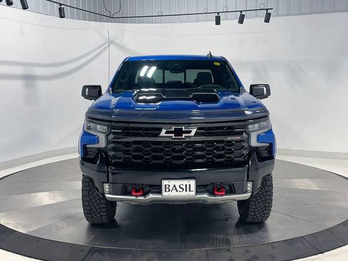 Used 2022 Chevrolet Silverado 1500 ZR2 w/ Technology Package image 9