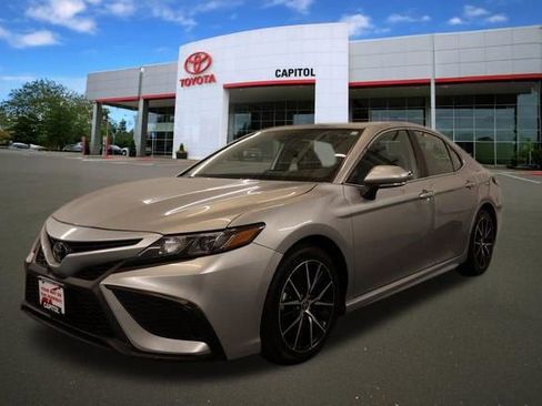 Used 2024 Toyota Camry SE w/ Cold Weather Package AWD/4WD image 5