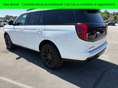 Used 2025 Ford Expedition Platinum w/ Stealth Appearance Package AWD/4WD image 8