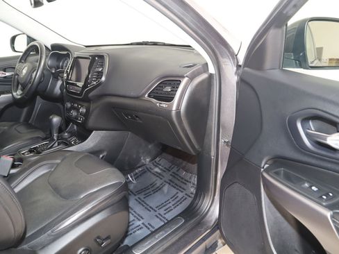 Used 2019 Jeep Cherokee Limited w/ Trailer Tow Group AWD/4WD image 40